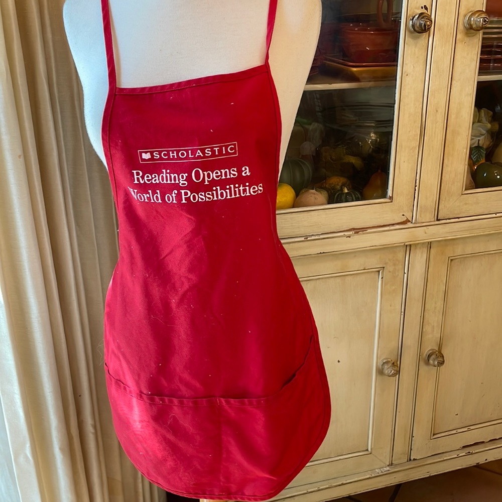Scholastic apron